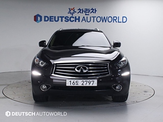 INFINITI QX70 2016