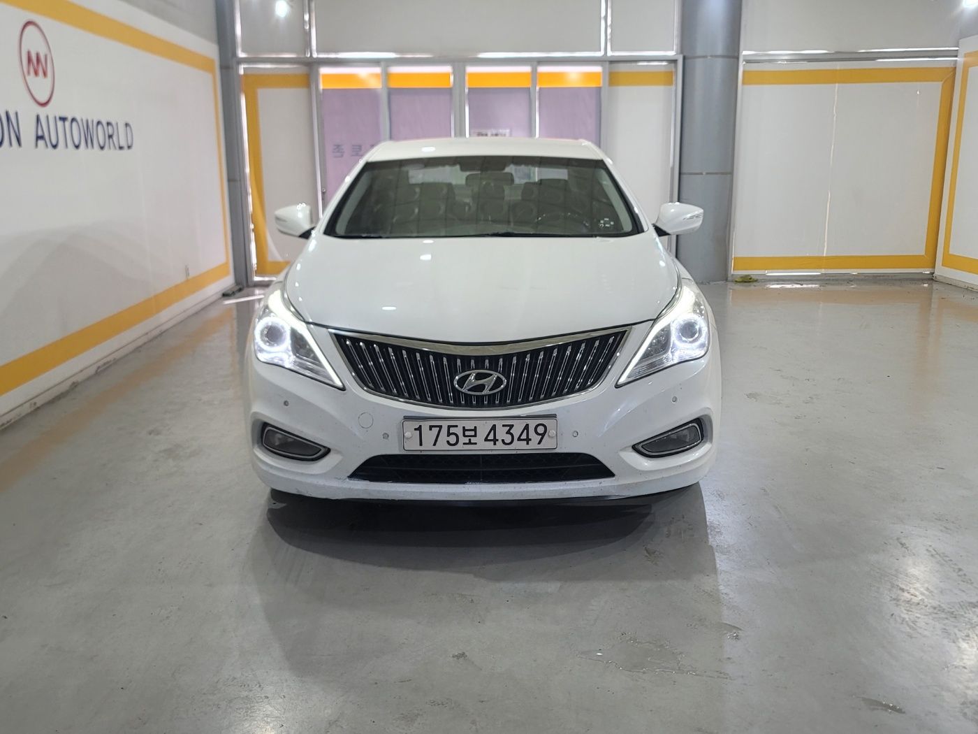 HYUNDAI GRANDEUR HG 2014