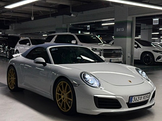 PORSCHE 911 2016