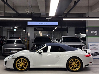 PORSCHE 911 2016