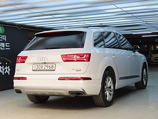 AUDI Q7 4M 2019