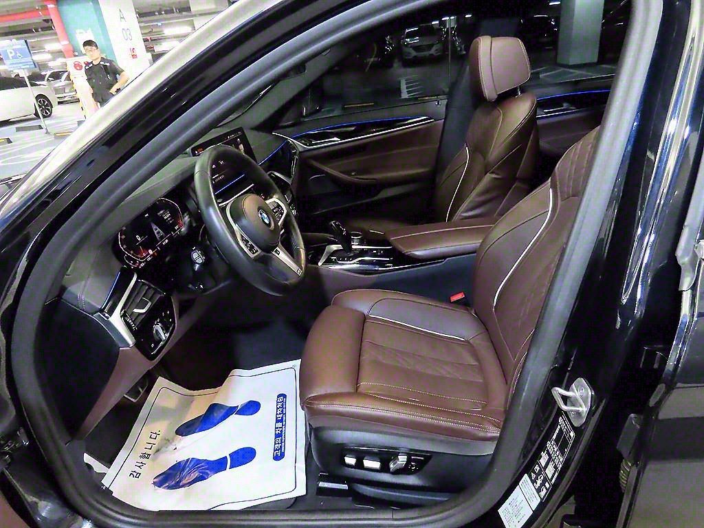 BMW 5-SERIES G30 2022