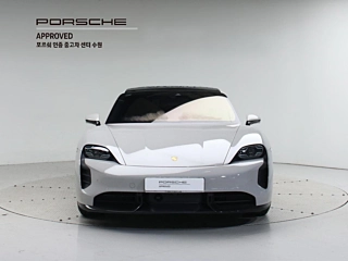 PORSCHE TAYCAN  2024