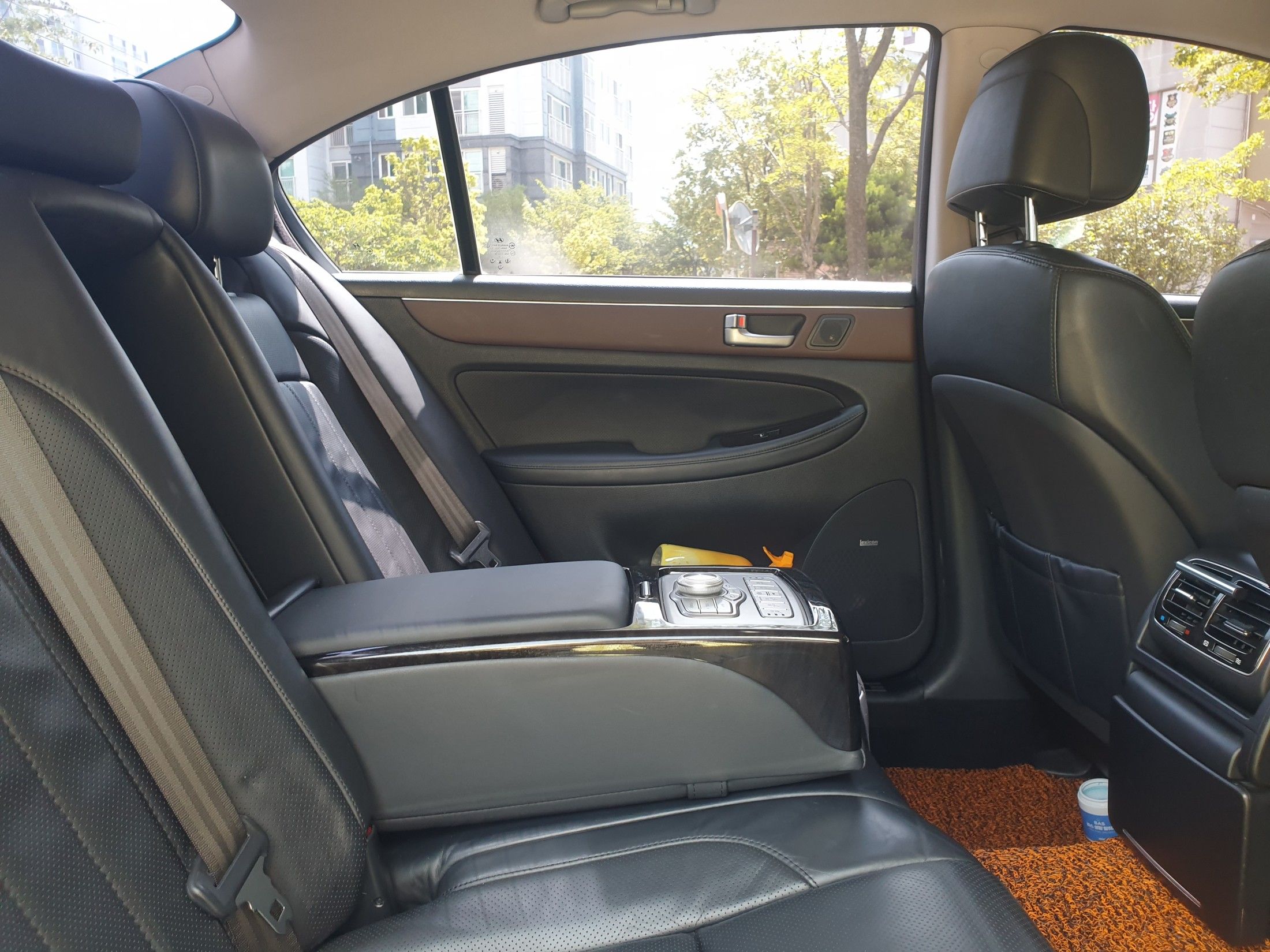 HYUNDAI GENESIS 2013