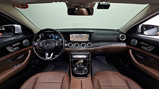 MERCEDES BENZ E-CLASS W213 2017