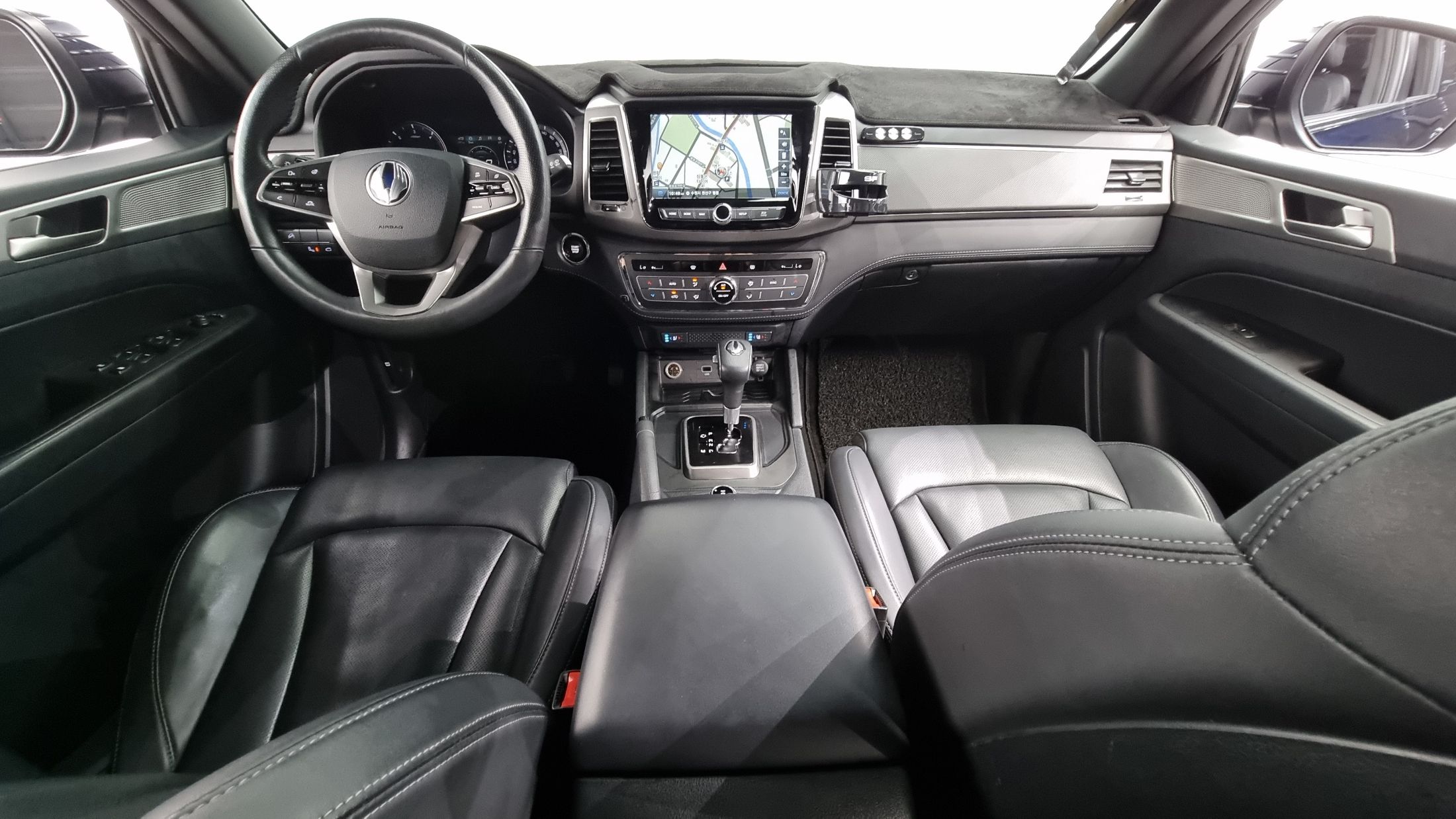 SSANGYONG REXTON SPORTS CAR 2019