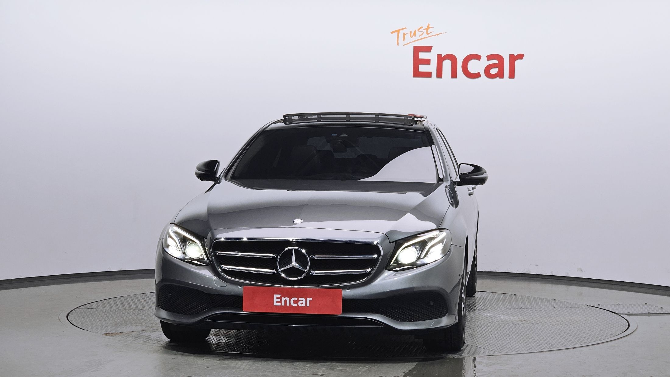 MERCEDES BENZ E-CLASS W213 2016