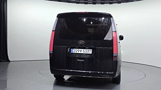 HYUNDAI STARIA  Lounge 7 Seater 2023