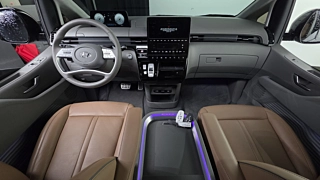 HYUNDAI STARIA  Lounge 7 Seater 2023