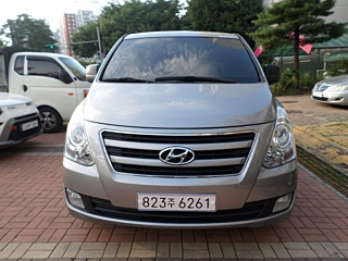 HYUNDAI STAREX GRAND  Van 5 Seater 2018