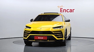 LAMBORGHINI URUS 2020
