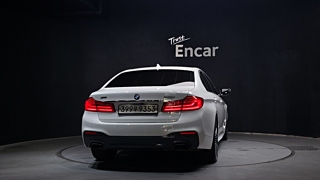 BMW 5-SERIES G30 2019