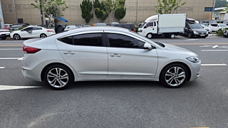 HYUNDAI AVANTE AD 2016