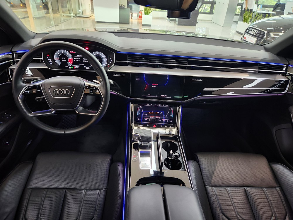 AUDI A8 D5 2021