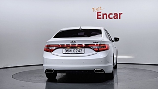 HYUNDAI GRANDEUR HG HYBRID 2016