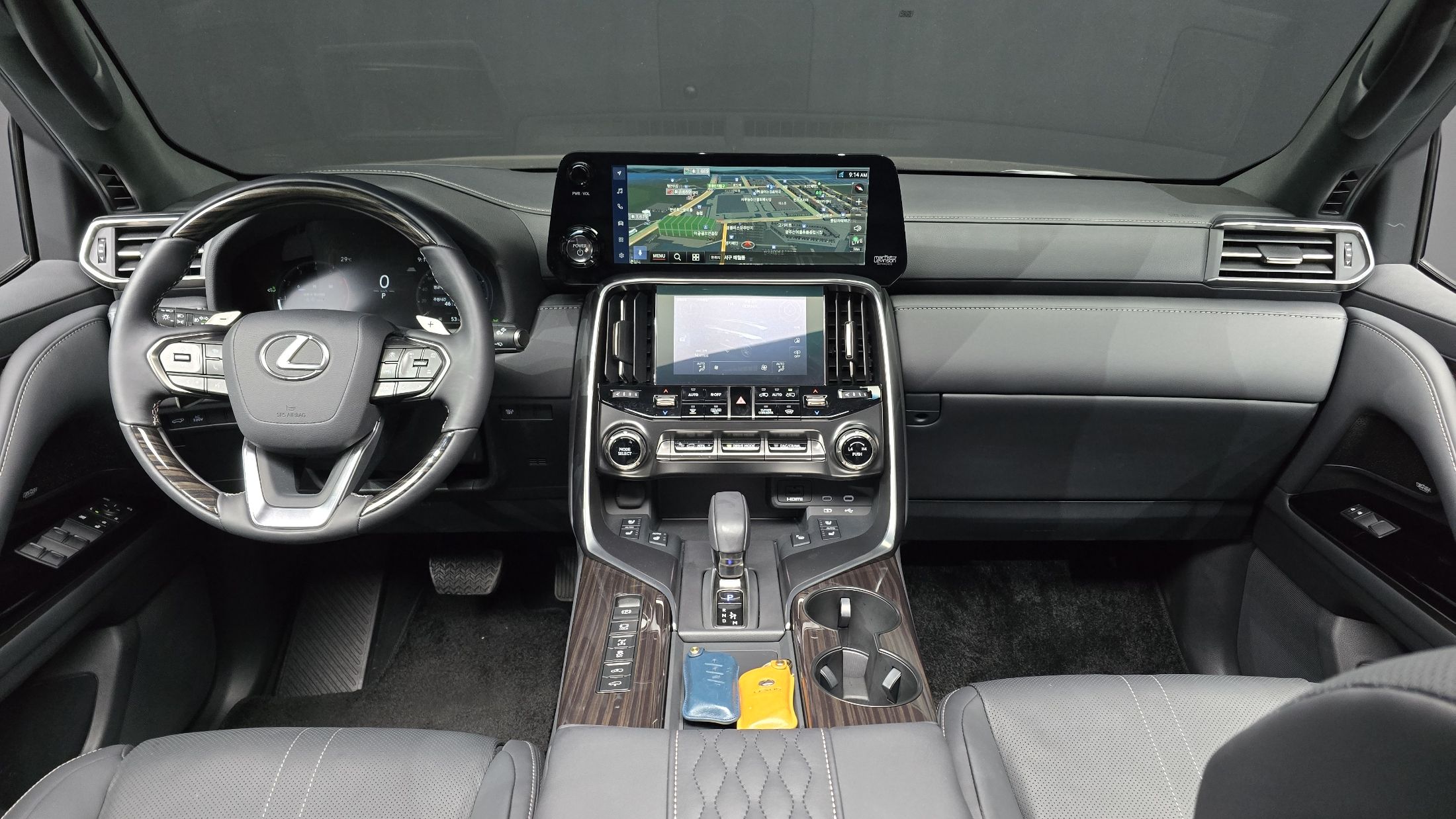LEXUS LX 2025