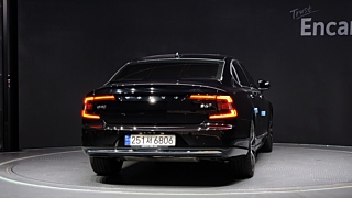 VOLVO S90 2023