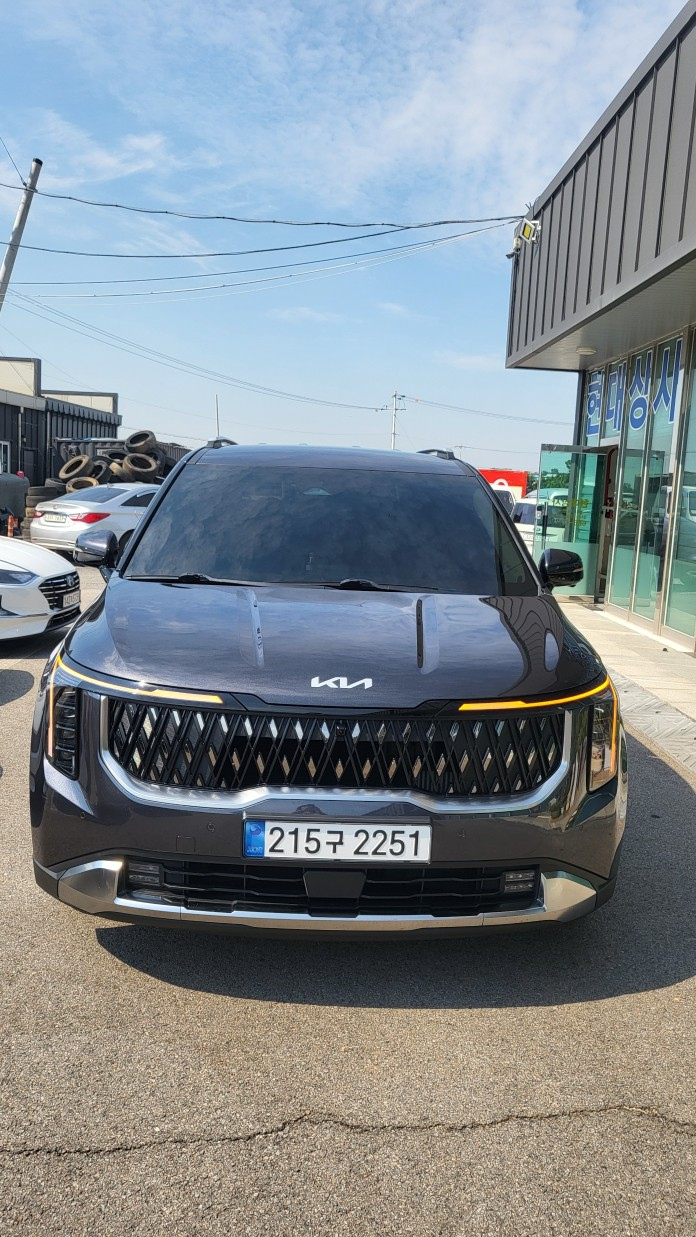KIA CARNIVAL 2023