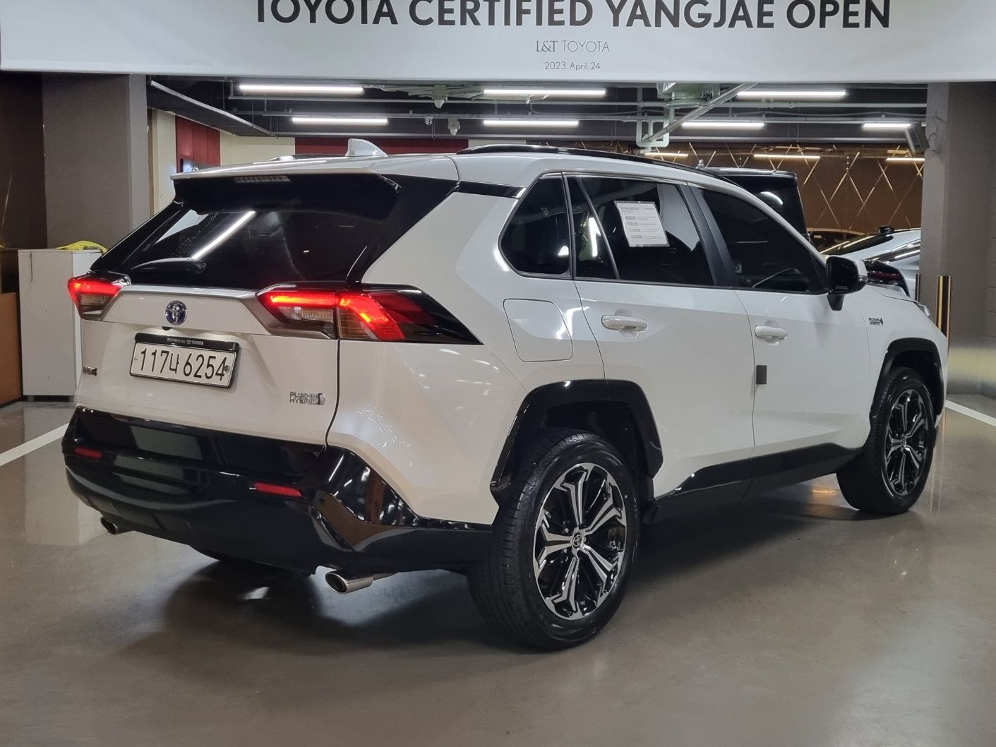 TOYOTA RAV4 2024