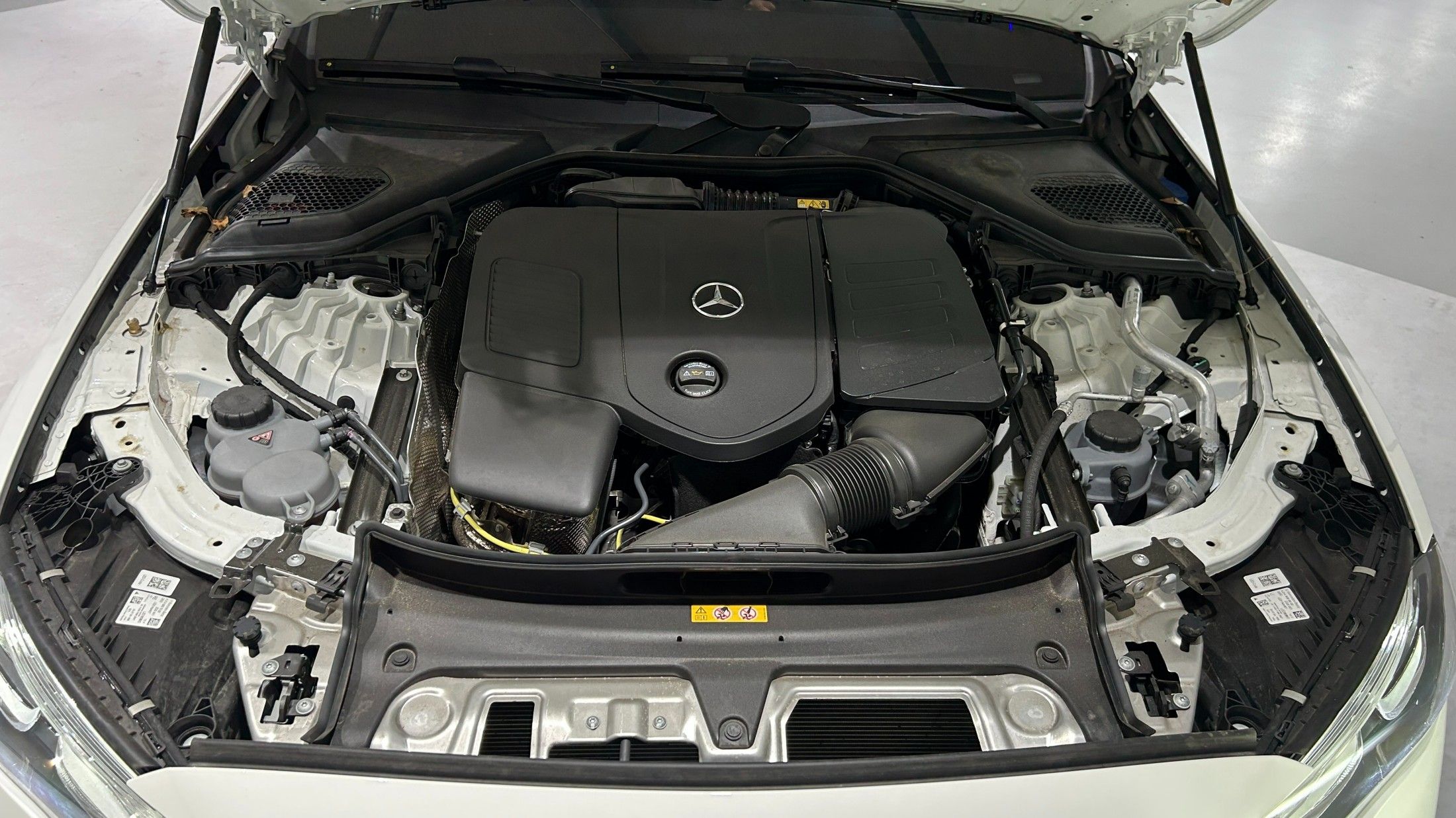 MERCEDES BENZ E-CLASS W214 2024