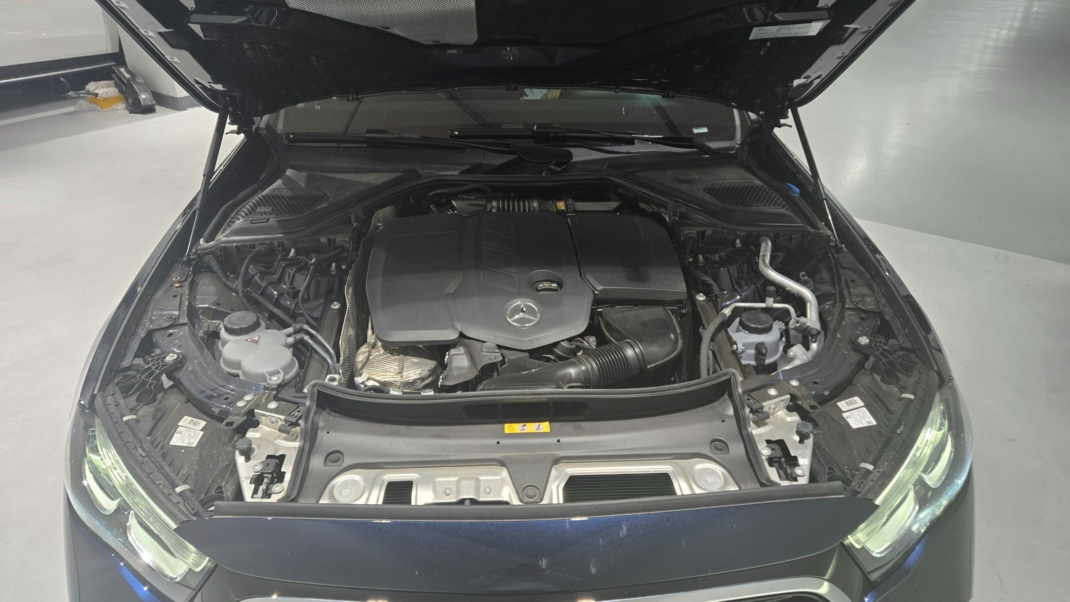 MERCEDES BENZ E-CLASS W214 2024