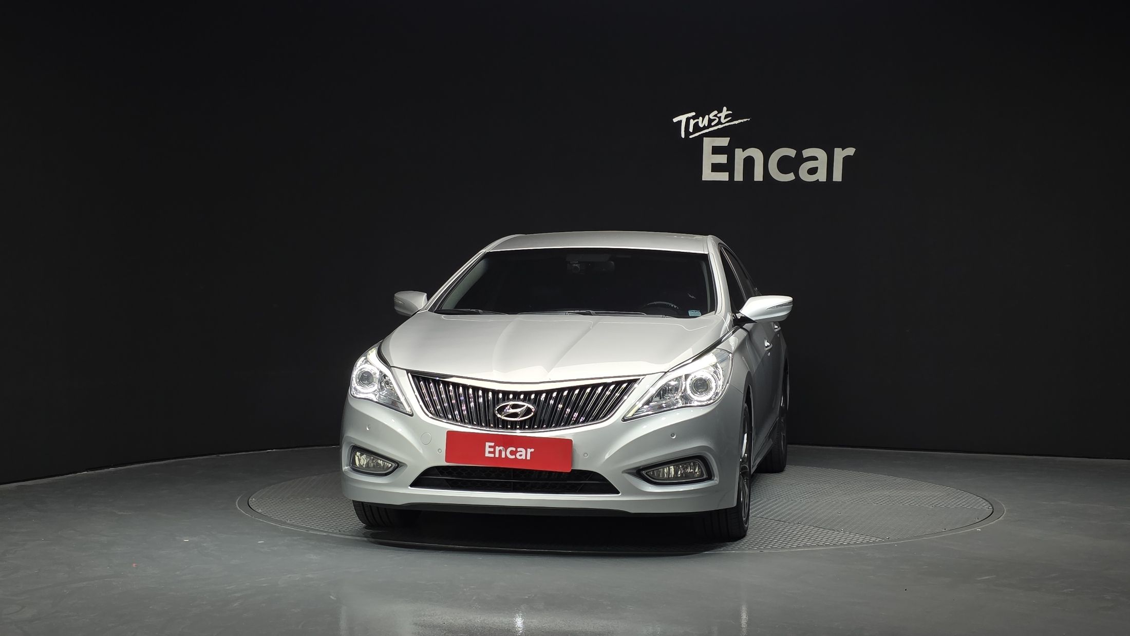HYUNDAI GRANDEUR HG 2011