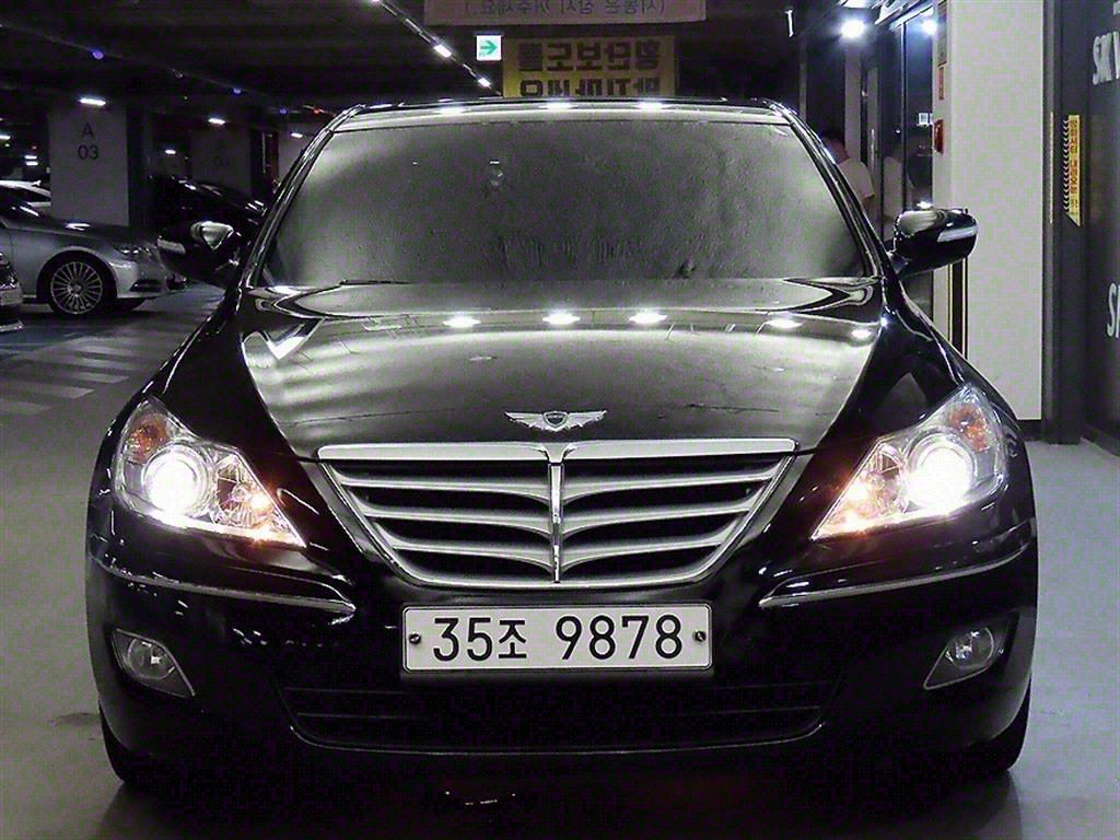 HYUNDAI GENESIS 2010