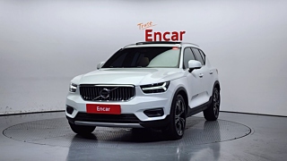 VOLVO XC40 2019