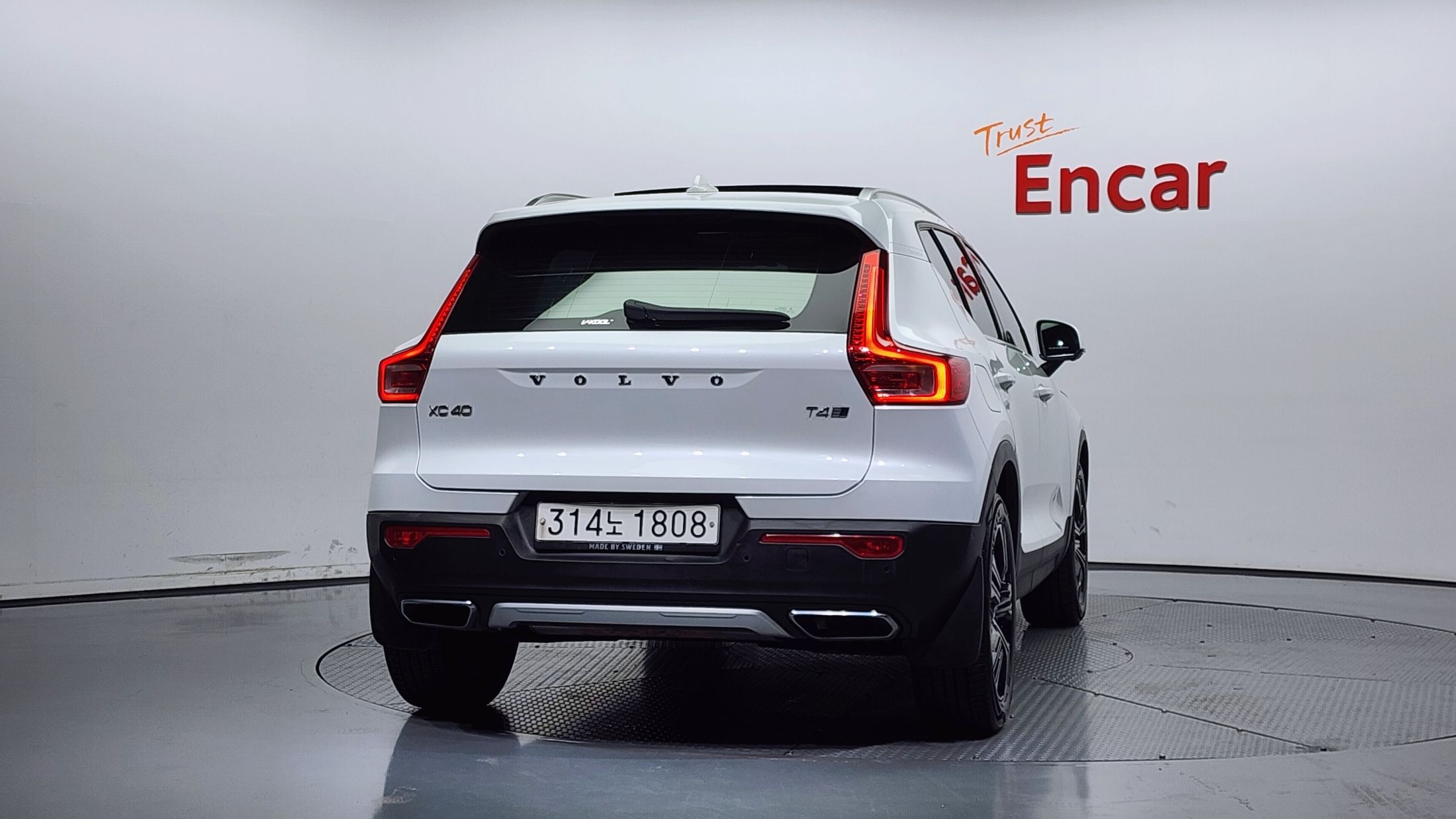 VOLVO XC40 2019
