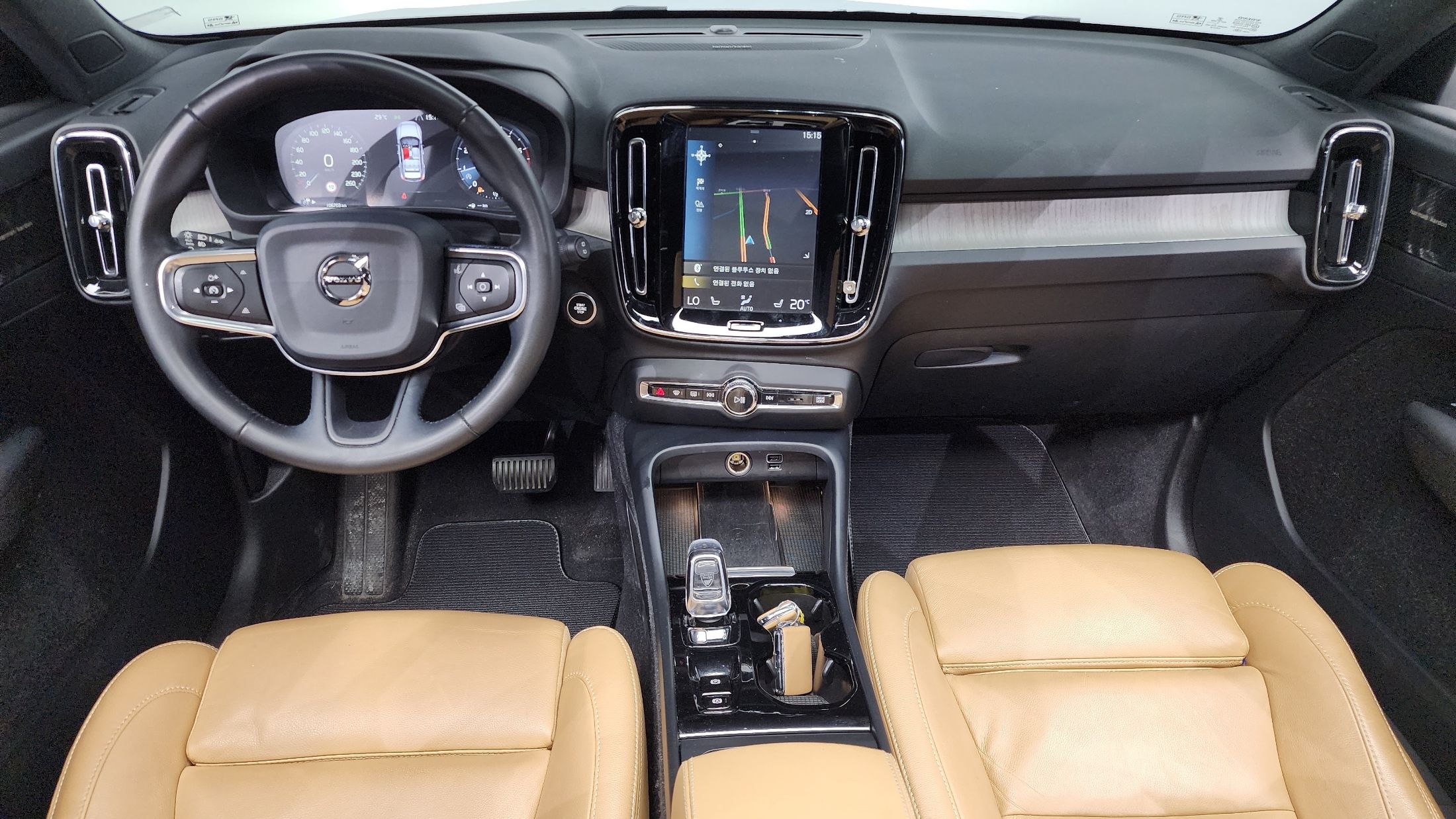 VOLVO XC40 2019