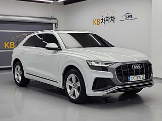 AUDI Q8 4M 2021