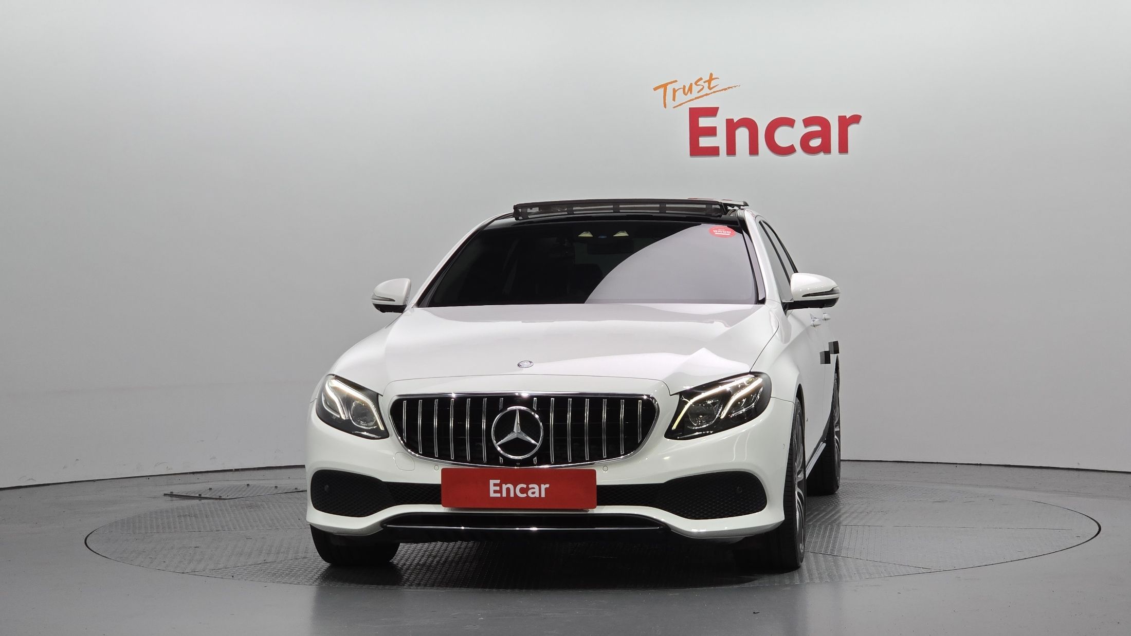 MERCEDES BENZ E-CLASS W213 2016