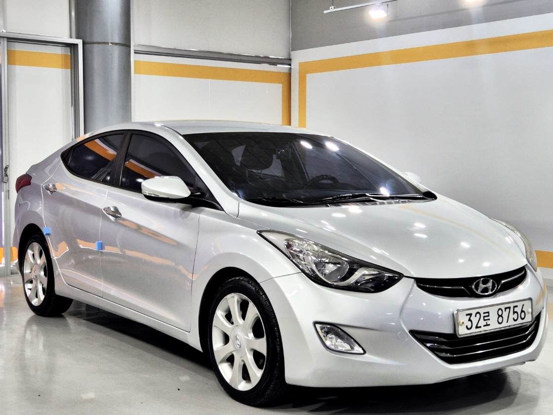 HYUNDAI AVANTE MD 2010