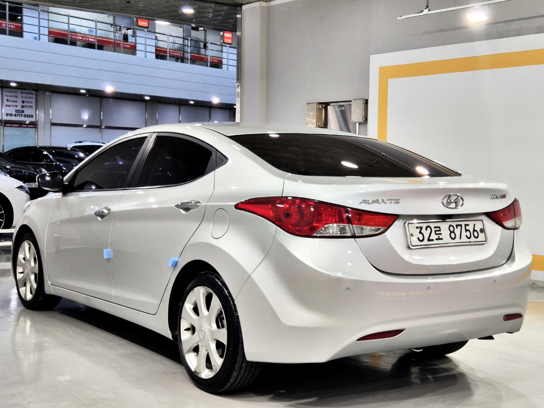 HYUNDAI AVANTE MD 2010