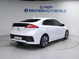 HYUNDAI IONIQ HYBRID 2016