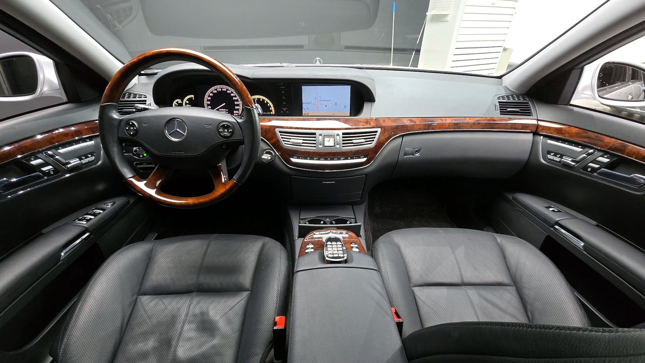 MERCEDES BENZ S-CLASS W221 2009
