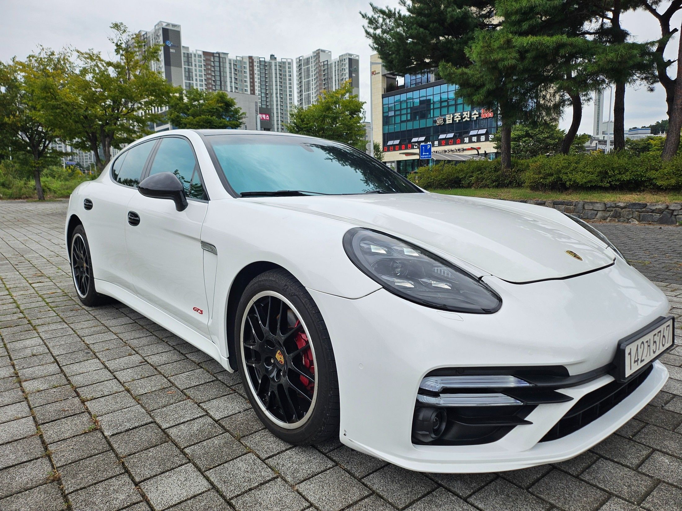 PORSCHE PANAMERA 2012