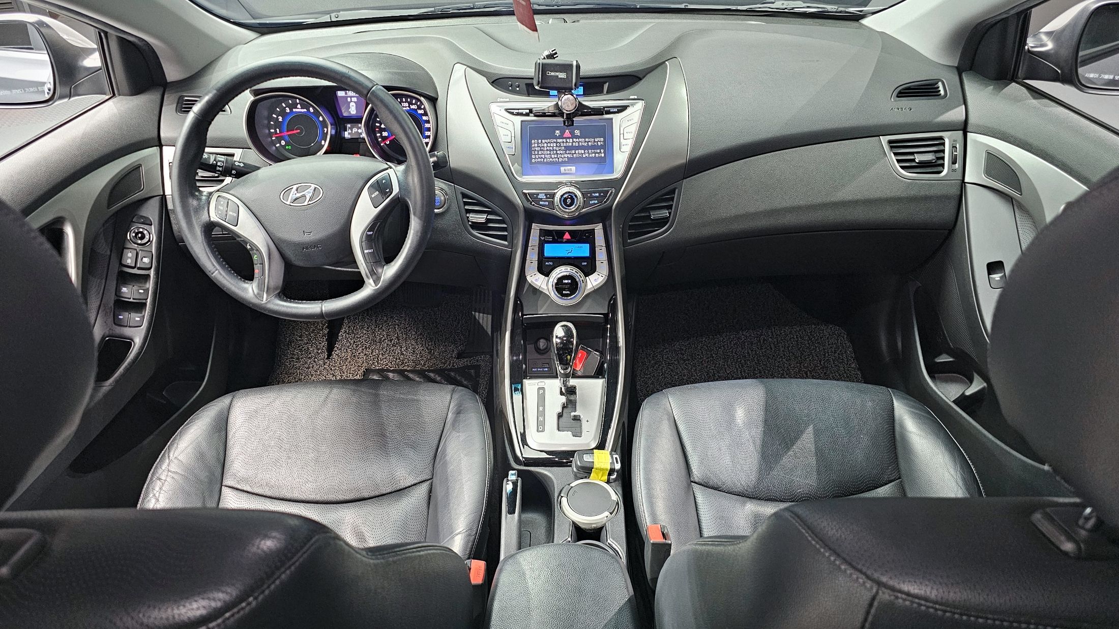HYUNDAI AVANTE MD 2012