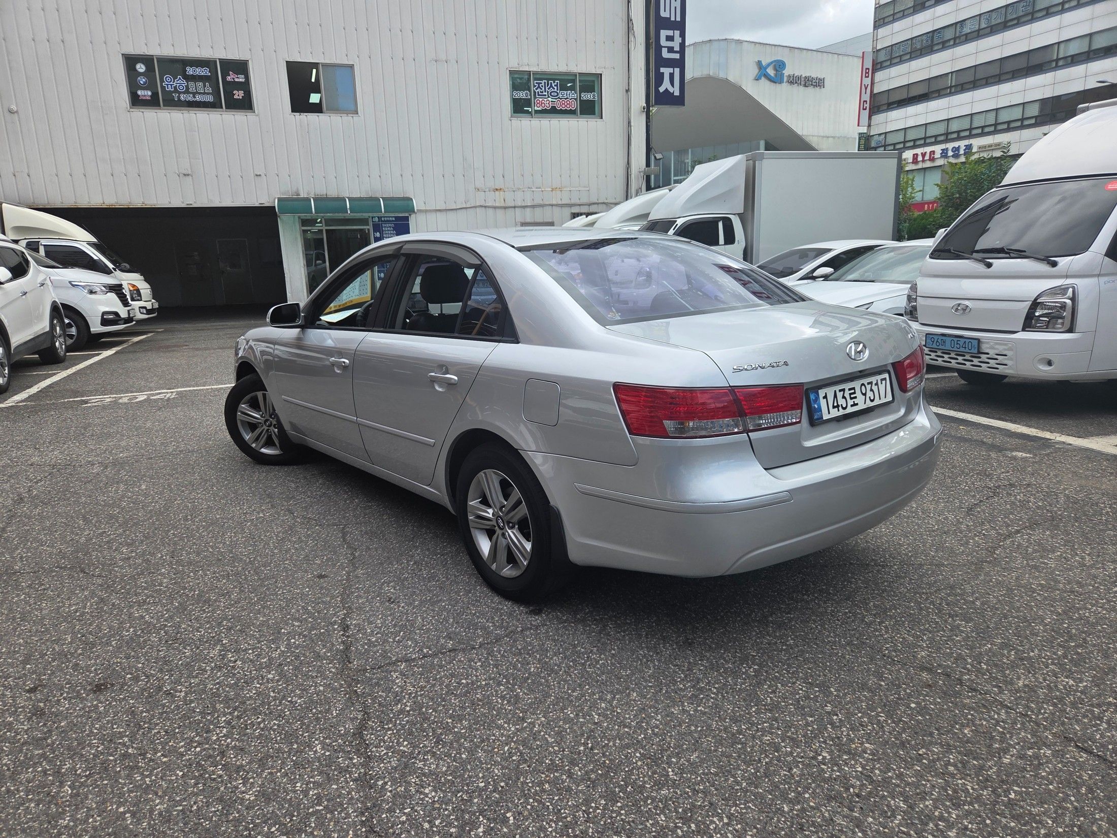 HYUNDAI NF SONATA TRANSFORM 2012