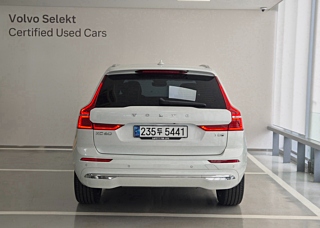 VOLVO XC60 2025