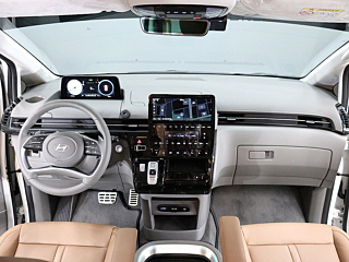 HYUNDAI STARIA 2024