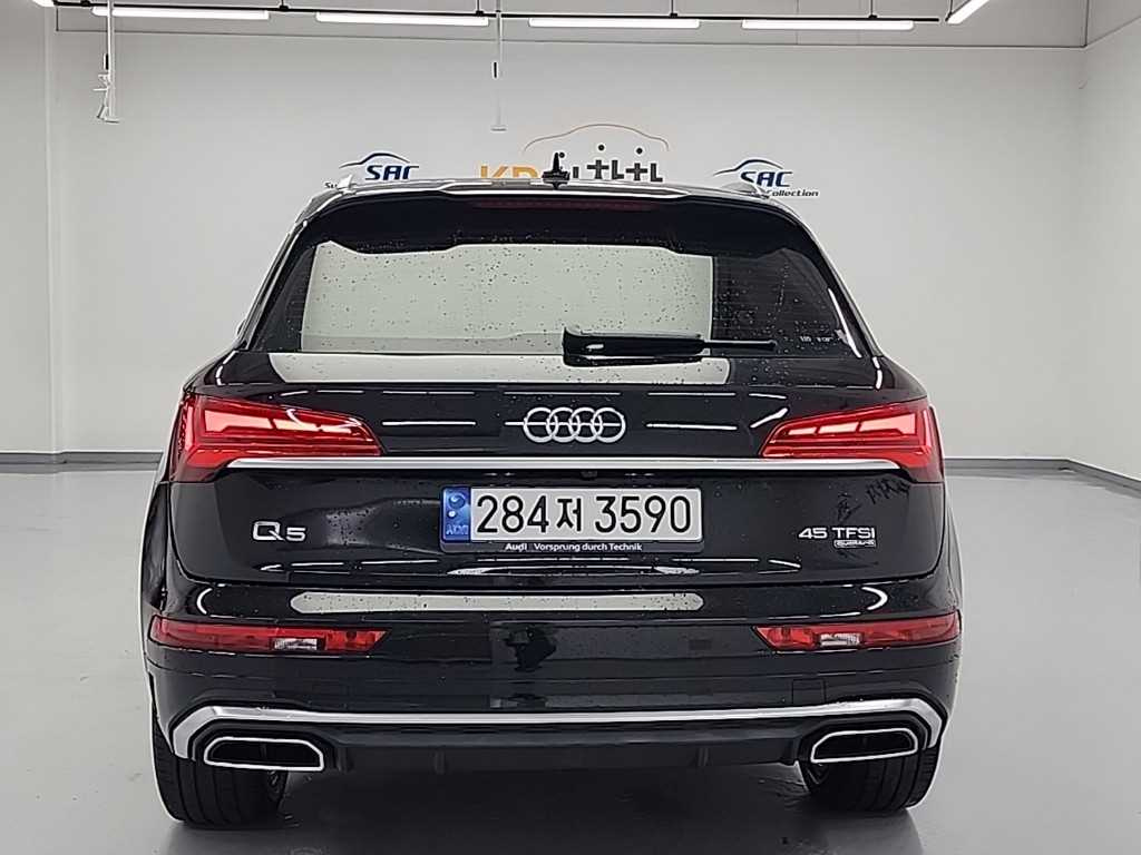 AUDI Q5 FY 2022