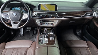 BMW 7-SERIES G11 2016