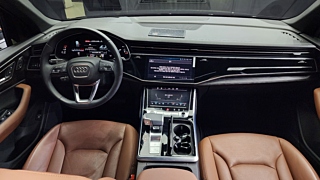 AUDI Q7 4M 2023