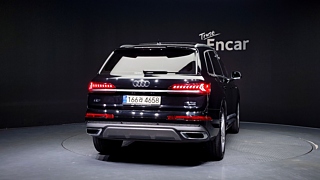 AUDI Q7 4M 2023
