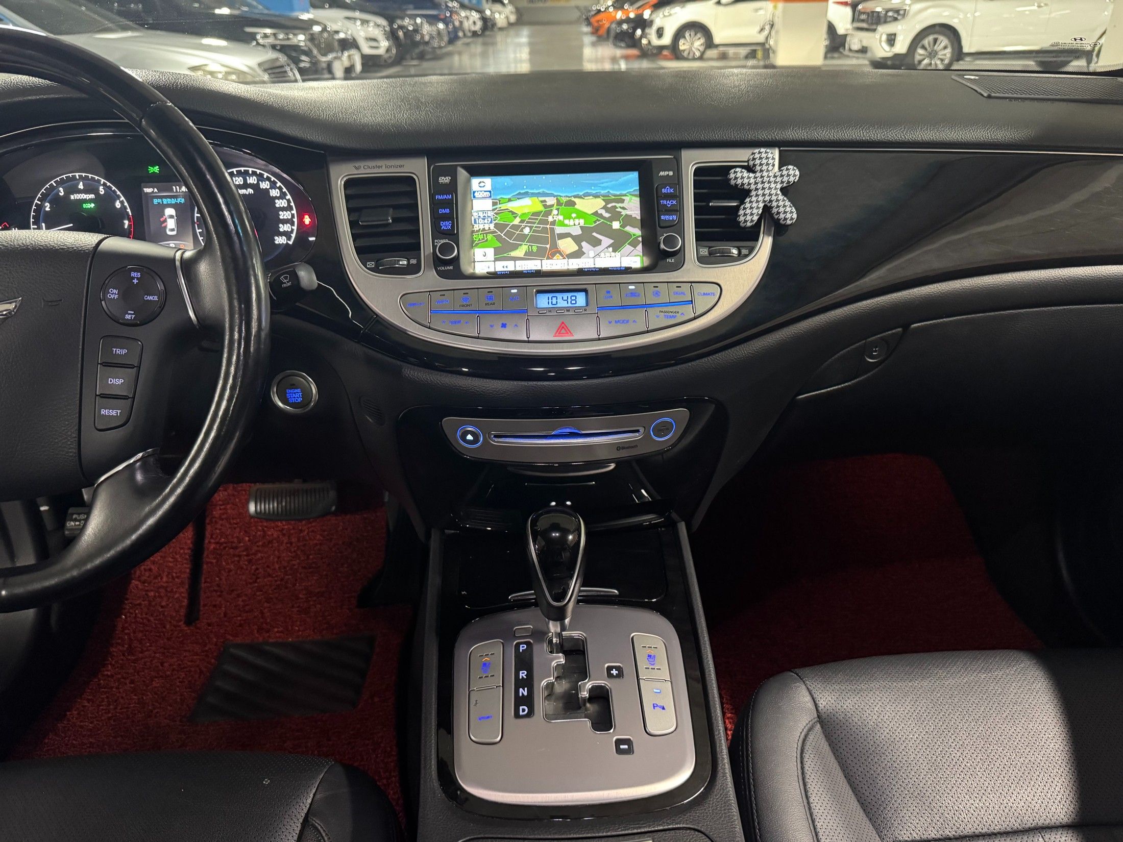 HYUNDAI GENESIS 2012