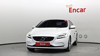 VOLVO V40 2016