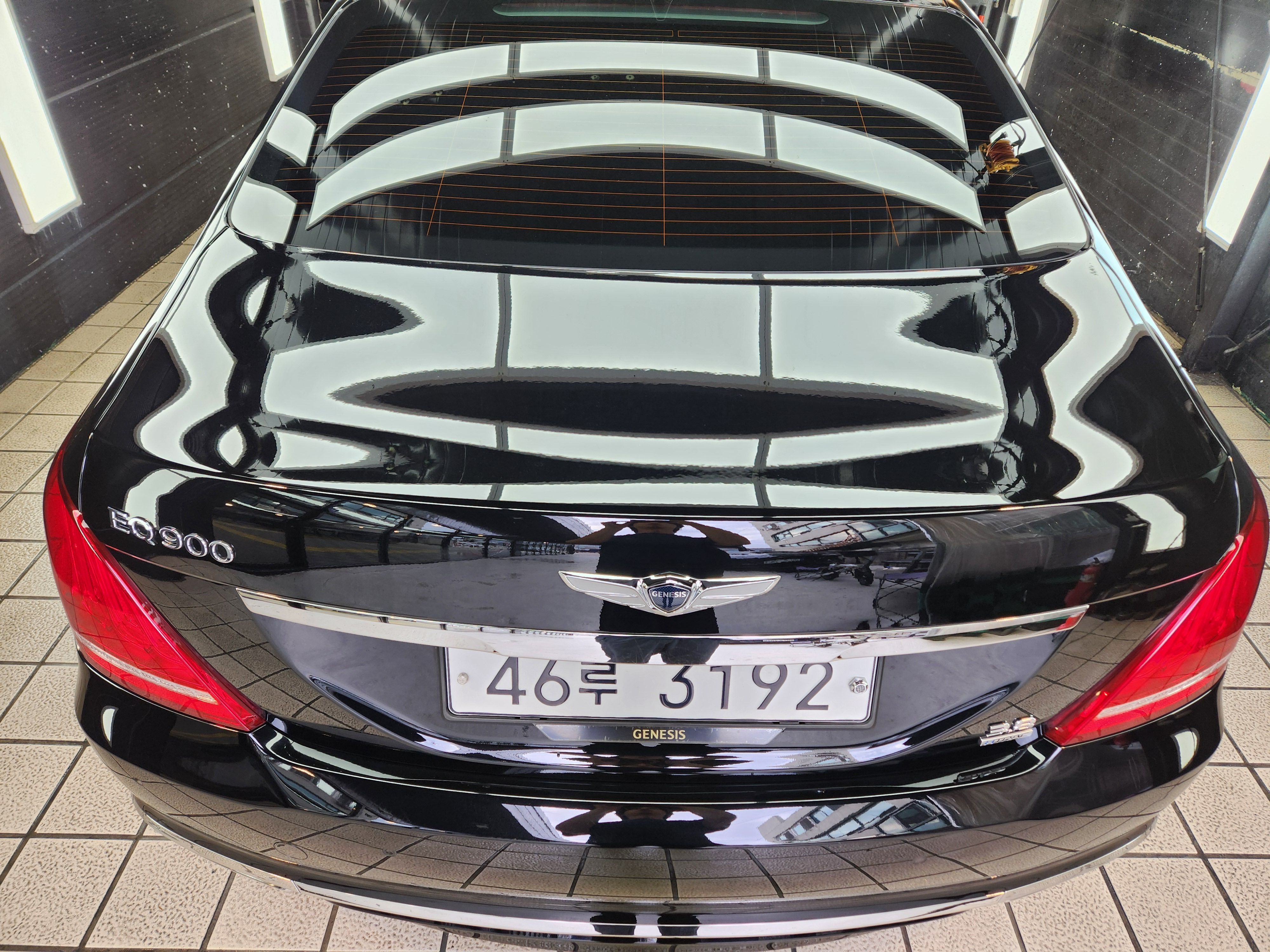 GENESIS EQ900 2016