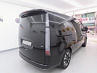HYUNDAI STARIA 2025