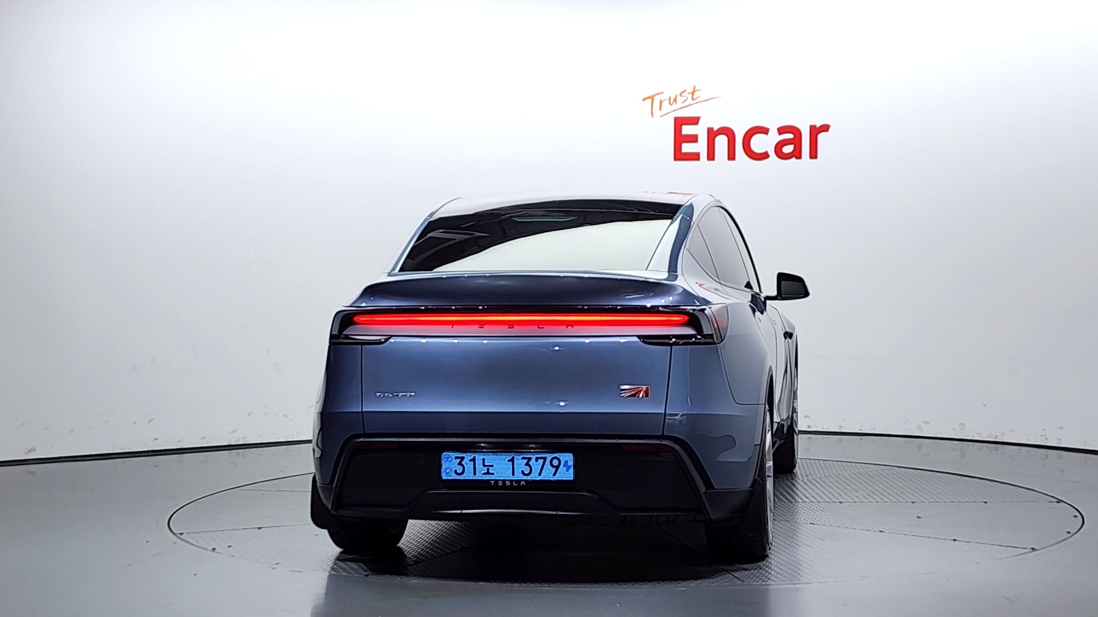 TESLA MODEL Y 2025